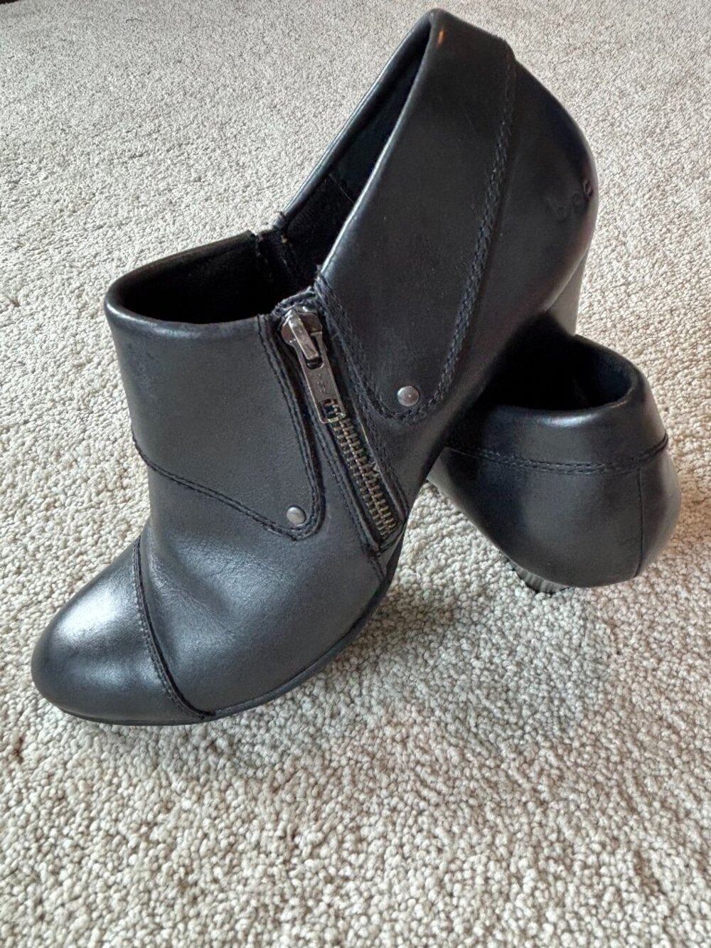 Born BOC Heeled Leather Black Bootie, Size 9 - Picture 5 of 10